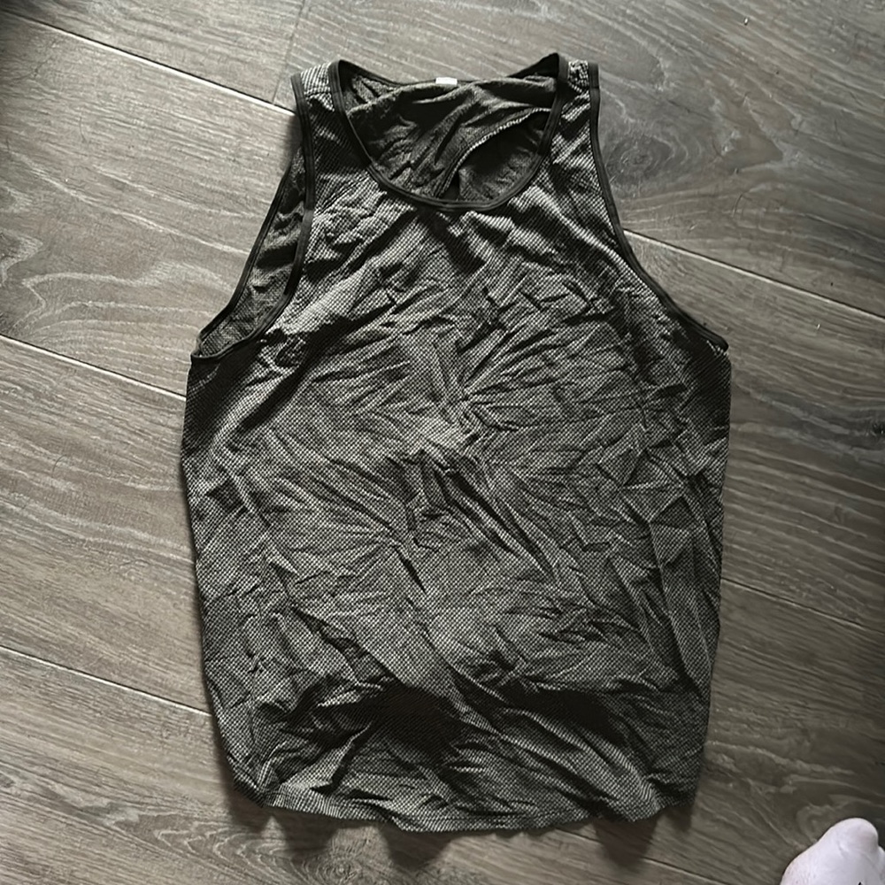 Green open back lululemon tank size 8